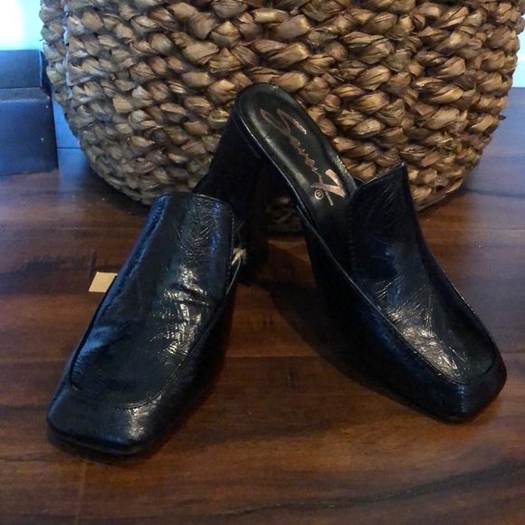 Super cute patent leather mules - Picture 2 of 8